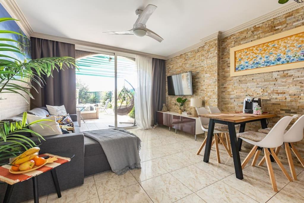 Beachfront Private Apartment In Pueblo Torviscas Sunset Harbour Costa Adeje (Tenerife) Kültér fotó